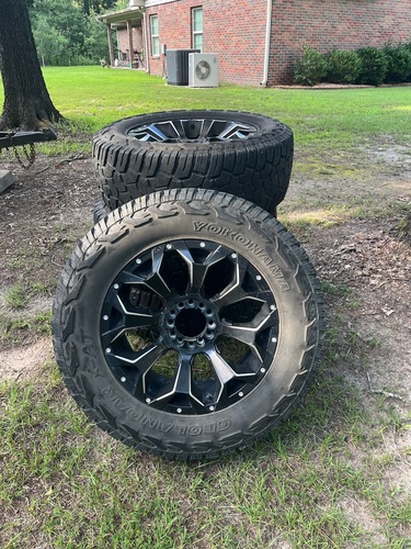 Year 4 yokahama x-at tires, 35  12.5 20 and Fuel assault 20in rims. low milage on tires.