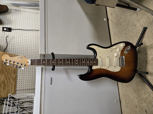 Finder Strat 1989 With Sensor pickups very clear sound quality with case. No Text Please