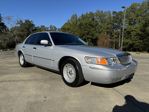 Low Miles 01 Mercury Grand Marquis LS