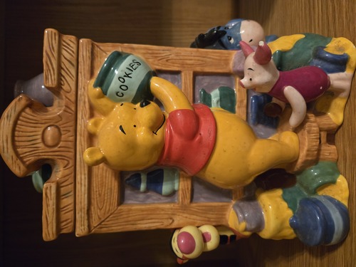 VINTAGE RARE FIND WINNIE THE POOH COOKIE JAR!