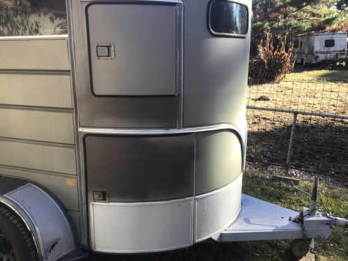 Two horse trailer 