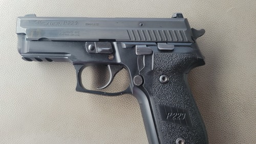 Sig P-229 .40 cal. pistol